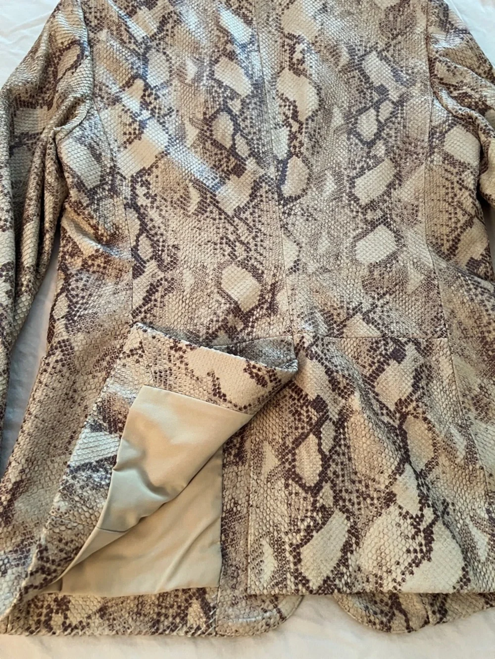 Authentic Lauren Ralph Lauren Python-Embossed Leather Neutral Snake-Print Blazer - Picture 9 of 15